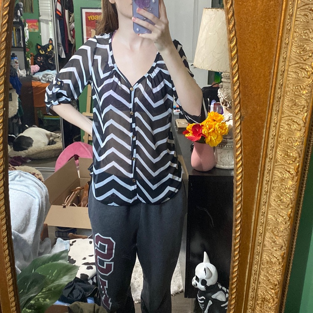 A’gaci black and white zig zag over shirt